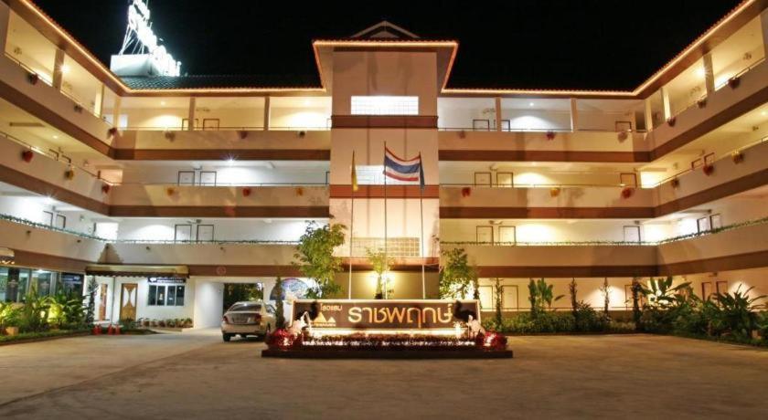 Ratchaphruek 2007 Hotel Chom Thong Exterior photo