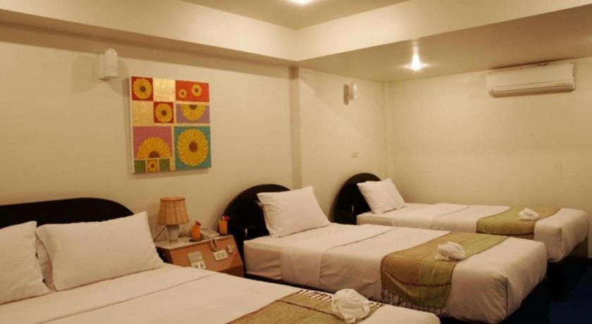 Ratchaphruek 2007 Hotel Chom Thong Exterior photo