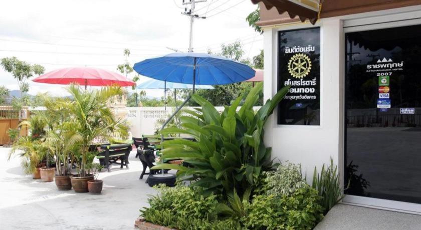 Ratchaphruek 2007 Hotel Chom Thong Exterior photo